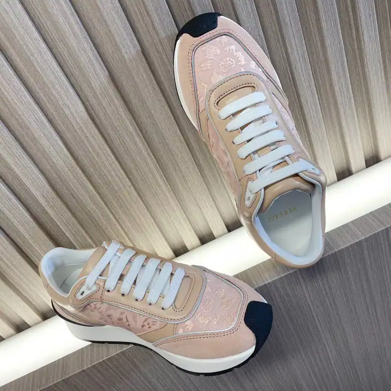 VERSACE-MILANO-RUNNER-SNEAKERS-VS46-4.webp