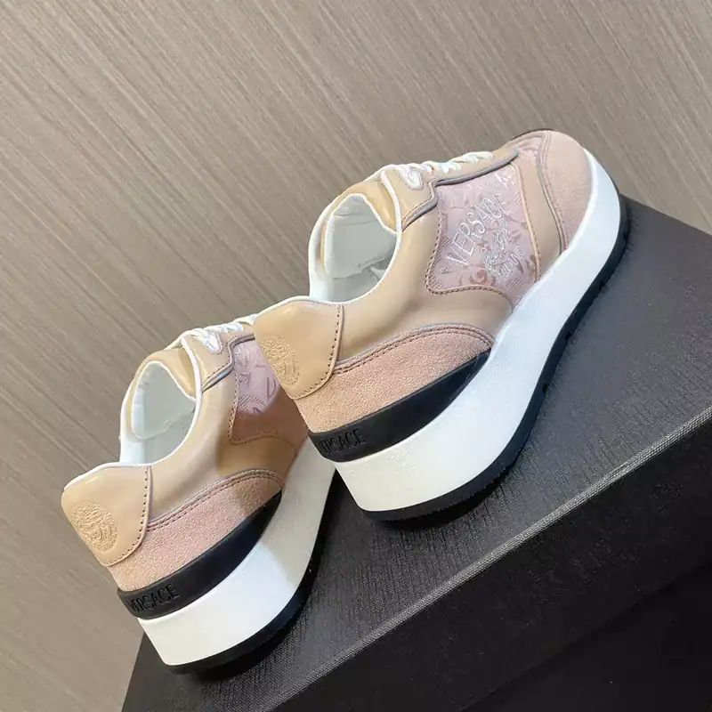 VERSACE-MILANO-RUNNER-SNEAKERS-VS46-5.webp