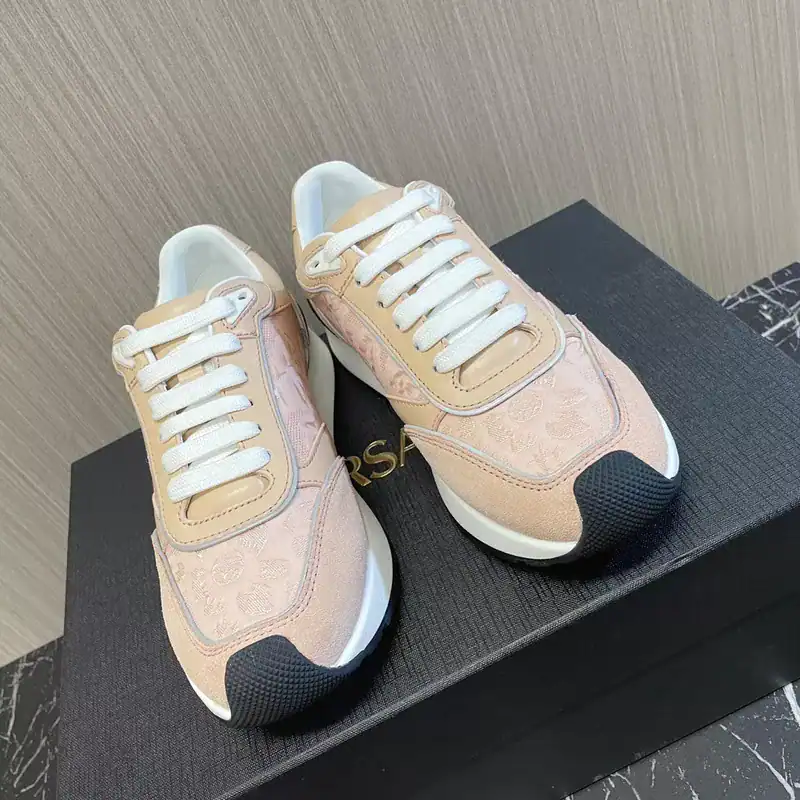 VERSACE-MILANO-RUNNER-SNEAKERS-VS46-6.webp