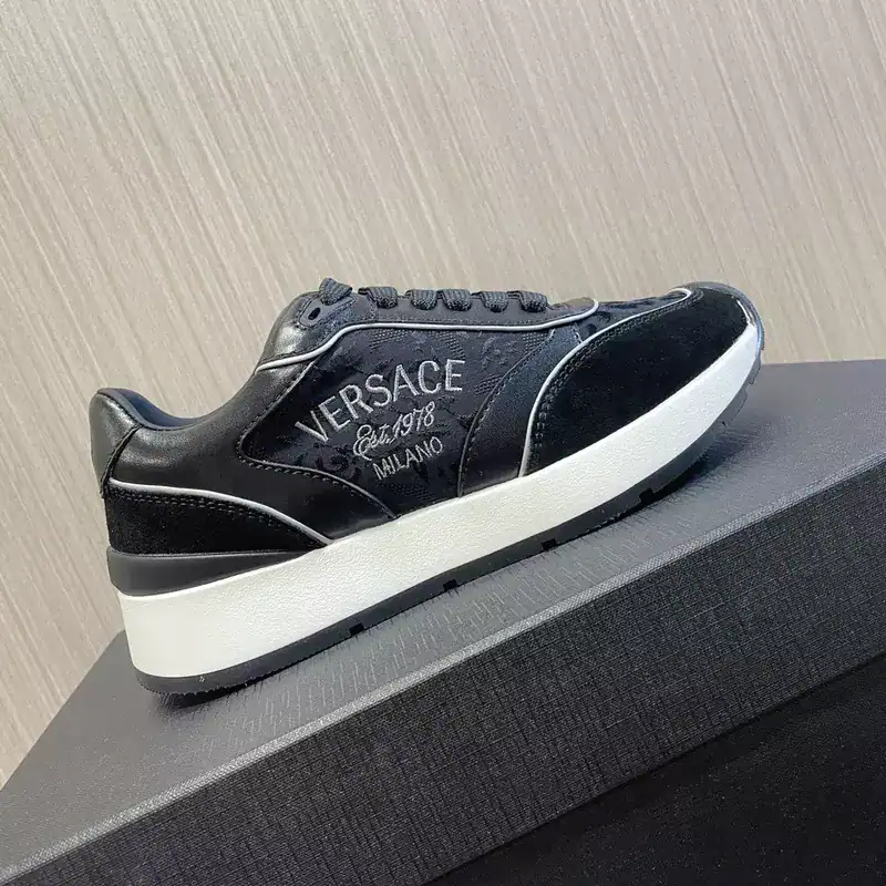 VERSACE MILANO RUNNER SNEAKERS – VS47