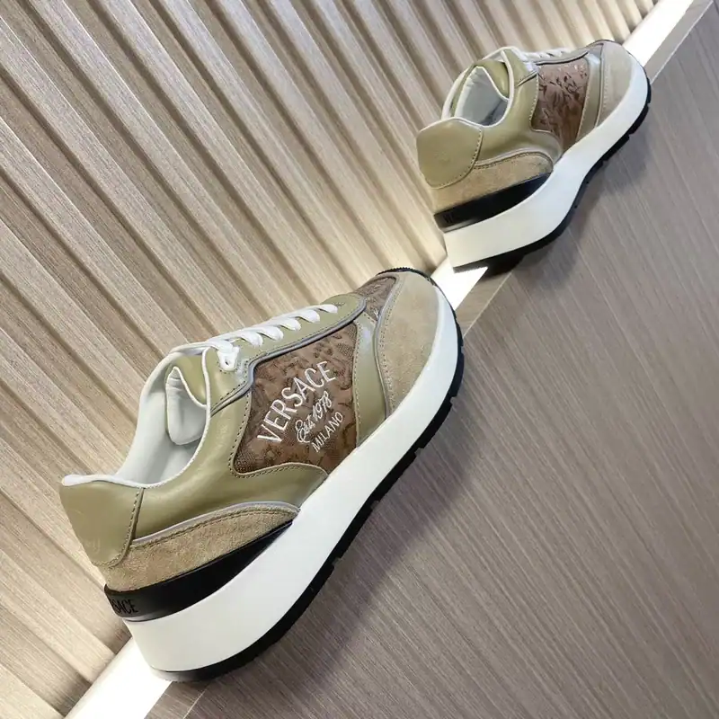 VERSACE-MILANO-RUNNER-SNEAKERS-VS48-2.webp