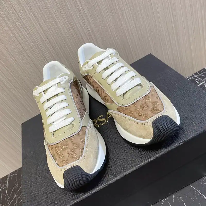 VERSACE-MILANO-RUNNER-SNEAKERS-VS48-6.webp