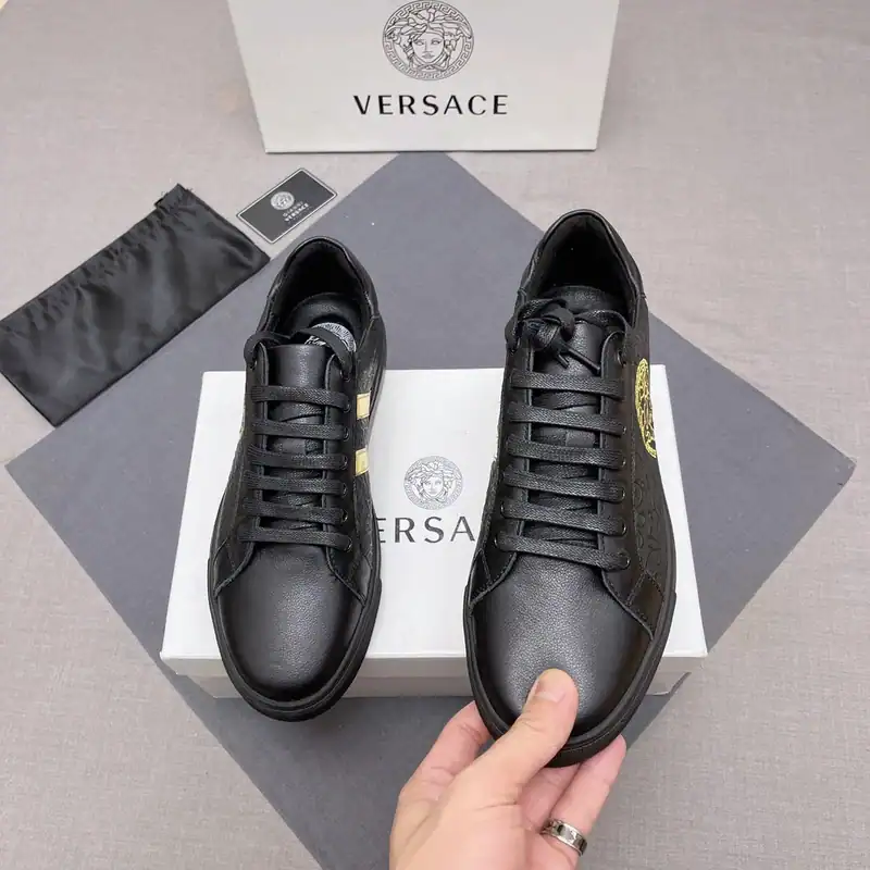 VERSACE-SNEAKERS-VS61-2.webp