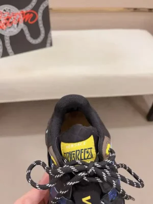 VERSACE-TRIGRECA-SNEAKERS-VS67-3.webp