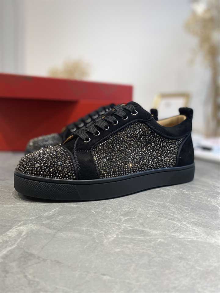 CHRISTIAN LOUBOUTIN LOW TOP SNEAKER
