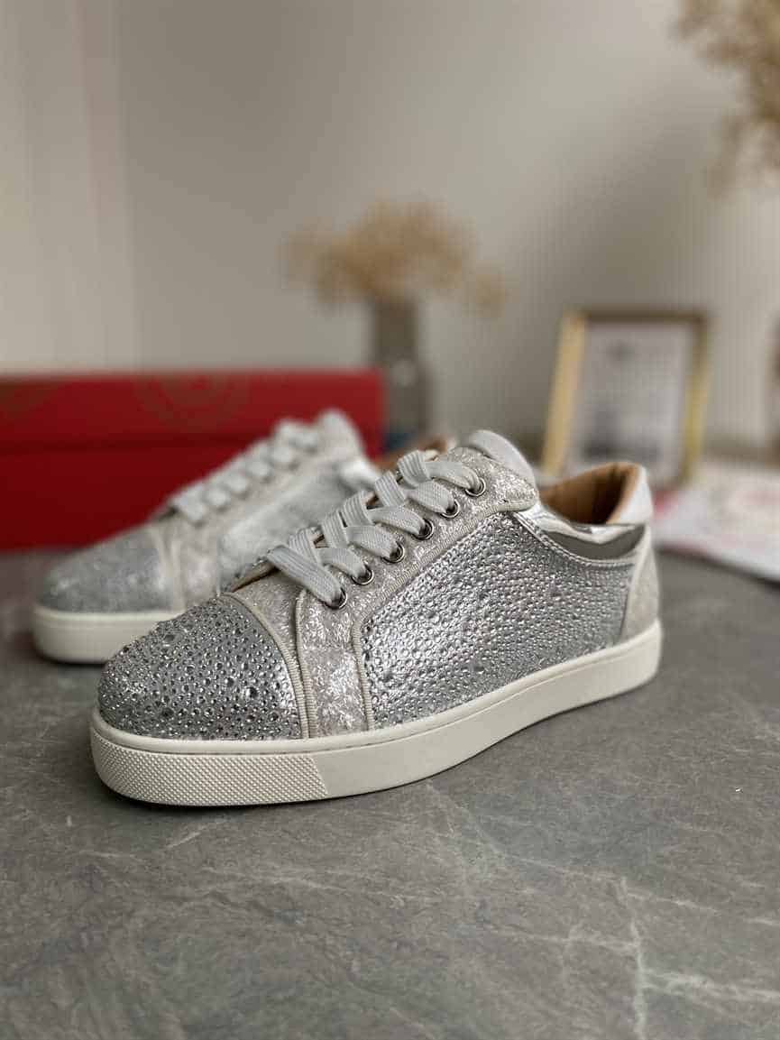 CHRISTIAN LOUBOUTIN LOW TOP SNEAKER