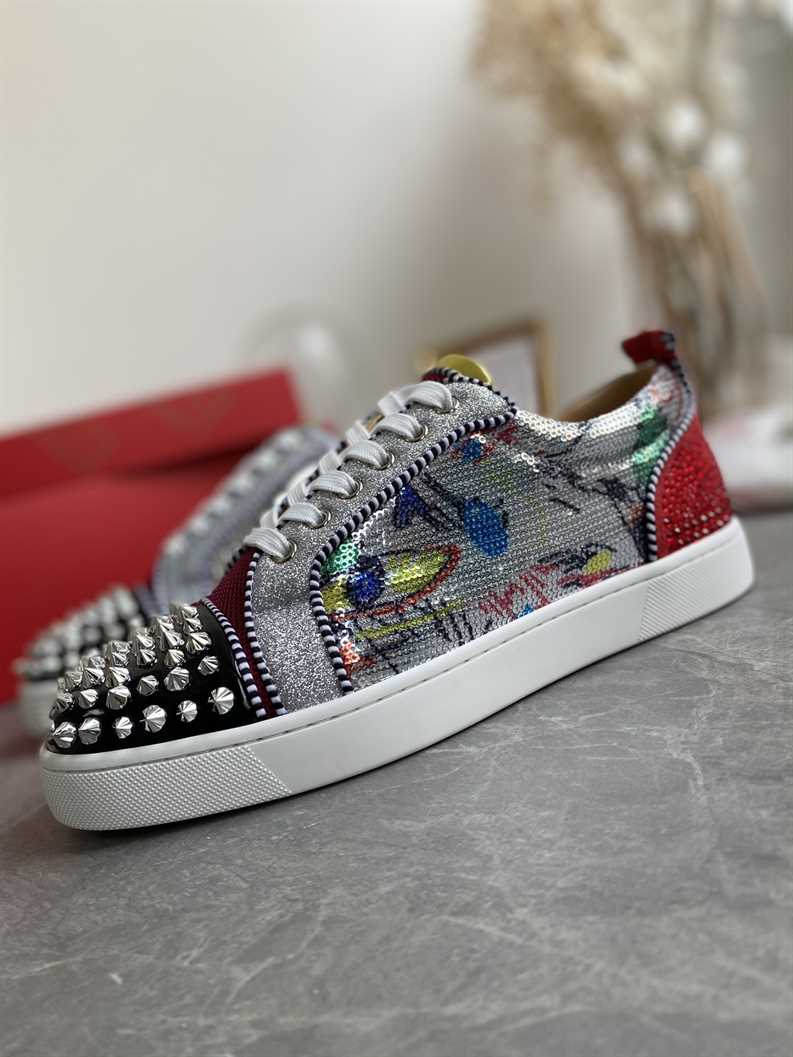 CHRISTIAN LOUBOUTIN LOW TOP SNEAKER