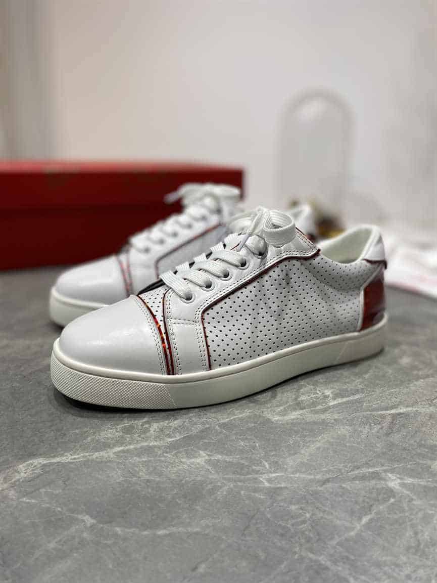 CHRISTIAN LOUBOUTIN LOW TOP SNEAKER